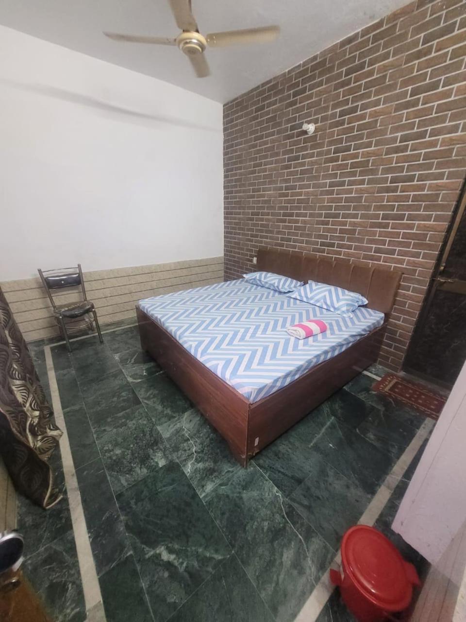 Pushpa Vatika Hotell Faizābād Eksteriør bilde